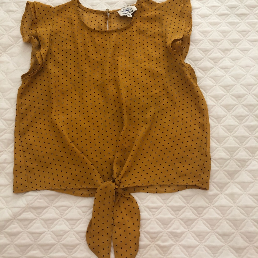 Polka-dot blouse|Mustard